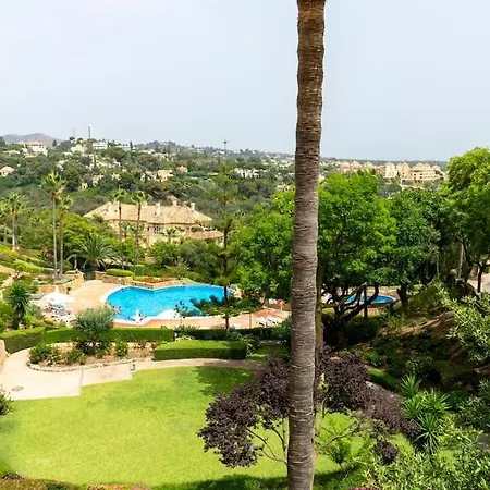 Cozy 2 Bedroom With Stunning Sea Views *